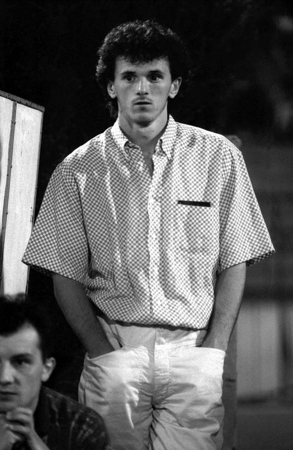 reprezentacija srbije oblacenje fudbaleri mitrovic zenske grudi stajling 2006 foto