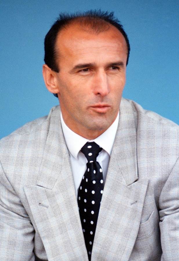 reprezentacija srbije oblacenje fudbaleri mitrovic zenske grudi stajling 2006 foto