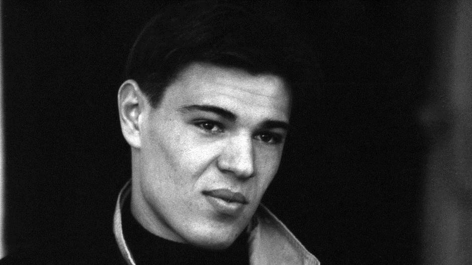 reprezentacija srbije oblacenje fudbaleri mitrovic zenske grudi stajling 2006 foto