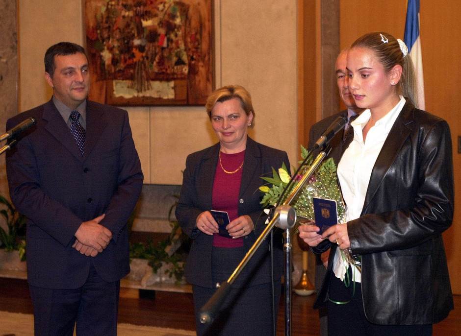 Mesec dana od smrti oca Jelena Dokić poslala poruku koju će sve žene razumeti