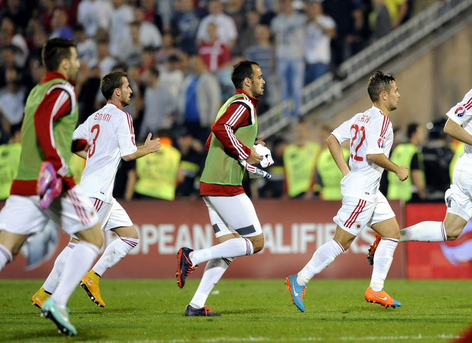 Ismail Morina provocira navijače Srbije