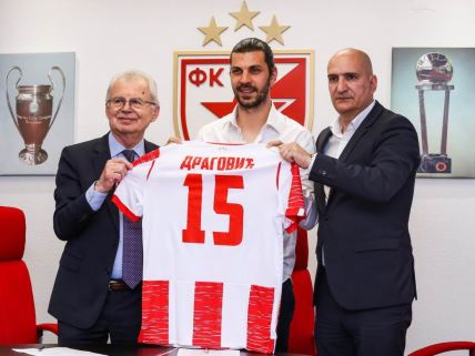 Aleksandar Dragović u dresu Zvezde.