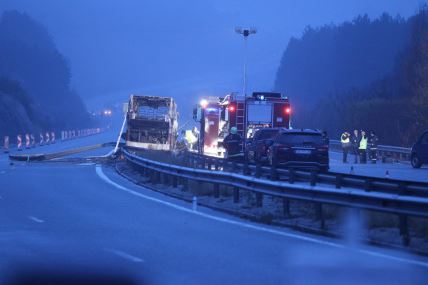 Zapaljen autobus Bugarska (3).jpg