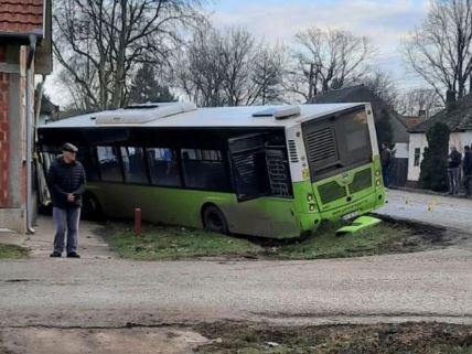 autobus,-kuća,-nesreća.jpg