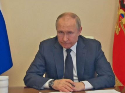 Putin-gleda-vest.jpg