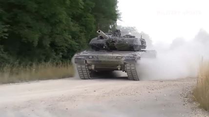 Borbeni tenk Leopard 2 (3).jpg