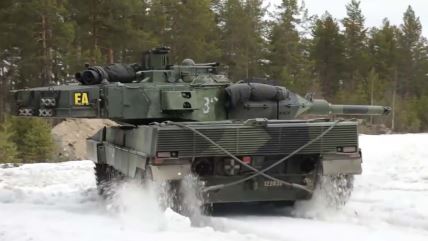 Borbeni tenk Leopard 2 (4).jpg