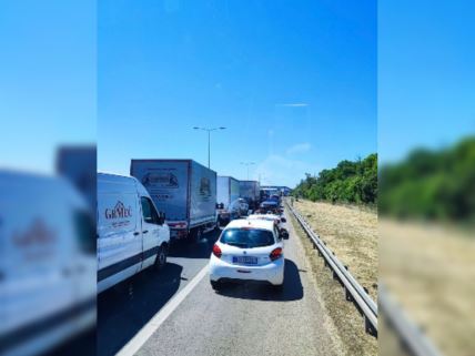 Oboren motociklista na auto-putu za aerodrom "Nikola Tesla"