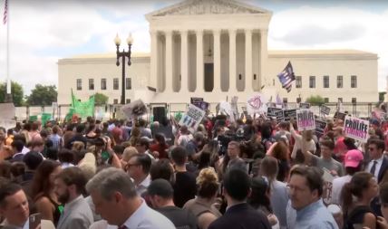 protest nakon odluke vrhovnog suda o abortusu.jpg