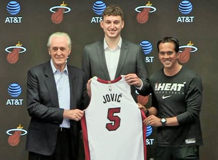 Jovic dres.JPG