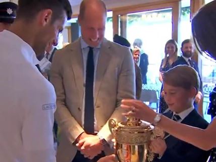 Djokovic i princ trofej Vimbldon (4).jpg