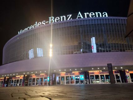 Mercedes Benz Arena  (6).jpg