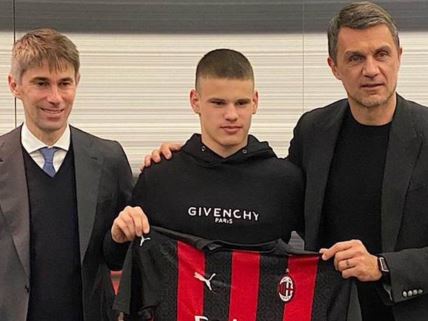 Miloš Kerkez Paolo Maldini Milan