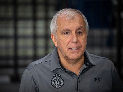 KK Partizan predstavljanje dresa Zeljko Obradovic (3).jpeg