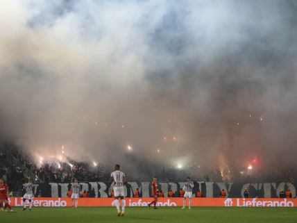 Grobari bakljada Partizan Keln