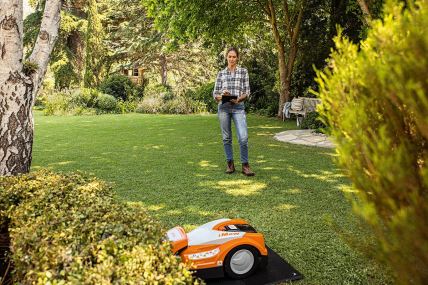 Stihl iMOW 422 robotska kosacica.jpg