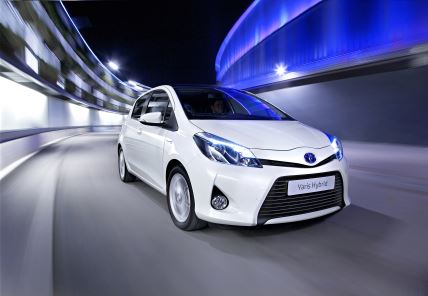 yaris-hybrid 03.jpg