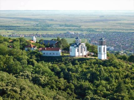 glavna fruška gora_shutterstock_2000360051.jpg