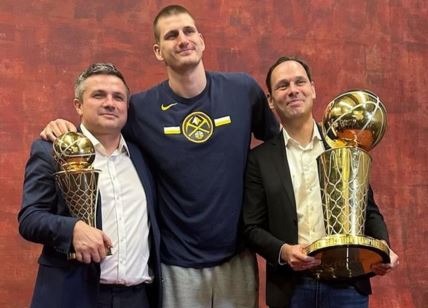 Edin Avdić Nikola Jokić trofej (2).jpg