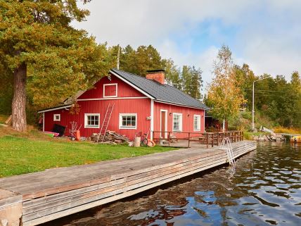 vikendica jezero.jpg