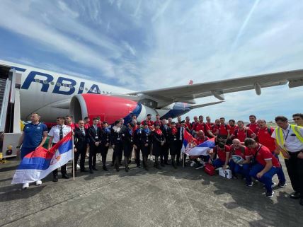 Košarkaška Reprezentacija Srbije, povratak kući 7.jpg