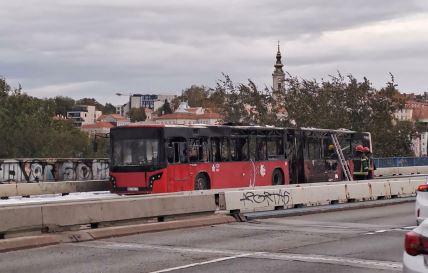 STAKLA-POPUCALA,-SEDIŠTA-ISTOPLJENA-(8).jpg