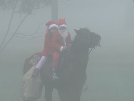 Najmlađi Deda Mraz na svetu je dečak iz Srbije (1).jpg