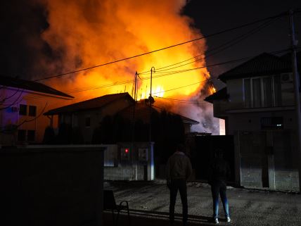 Izgoreo kineski magacin u Surčinu (4).jpg