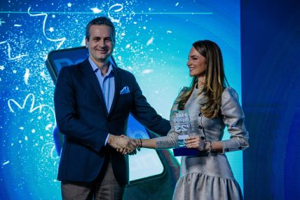 MAXI ONLINE - naslovna - Food & Beverage online store of the year.jpg