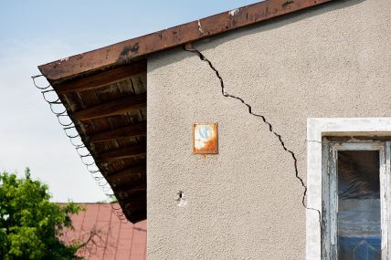 Napuštena oronula kuća