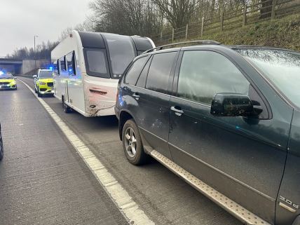 Jedanedsto godišnjeg prikolica vožnja