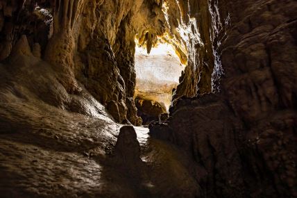 Resavska pećina, stalaktiti, stalagmiti (3) copy.jpg