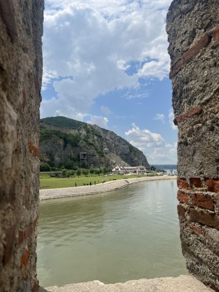 Golubac tvrđava photo Ivana Vijatović copy.jpg