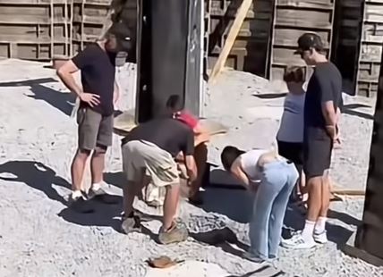 Prosuli su pepeo pokojne devojke u temelj nove kuće njenog verenika i desilo se nešto neverovatno