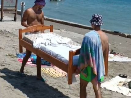 krevet na plaži