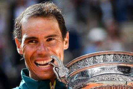 Rafael Nadal sa peharom Rolan Garosa