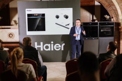 HAIER foto event copy.jpg