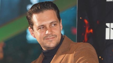 Miloš Biković pijan na venčanju glumi matičara