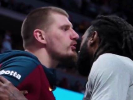 Nikola Jokić Deandre Džordan.jpg