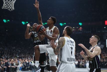 Asvel PARTIZAN (14).JPG