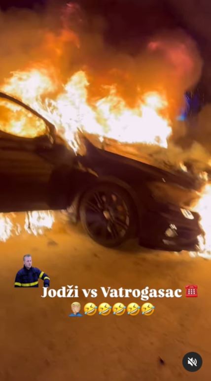 jodziir i zapaljeni automobil