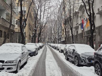 Beograd _ centar grada _ sneg _ zima _ automobili _ saobraćaj _ Foto Miloš B. Jovanović SmartLife (10).jpg