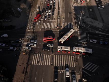 beograd_raskrsnica_saobraćaj_automobili_stefan_stojanović_2.jpg