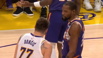 Luka Dončić provocira Kevina Durenta.