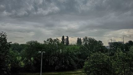 Nevreme u Beogradu, oblaci, grmljavina, kiša, pljusak, oluja, superćelijski oblak, superćelijska oluja