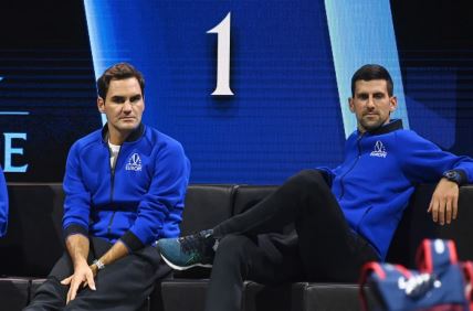 Teniseri Rodžer Federer i Novak Đoković.