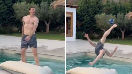 Zlatan Ibrahimović makazice na bazenu