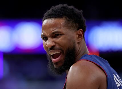 Malik Bizli košarkaš Detroit Pistonsa reaguje na terenu