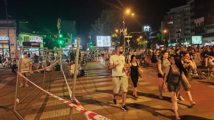 Blokiran Bulevar oslobođenja u Novom Sadu (2).jpg