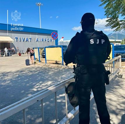 Pojačane mere bezbednosti na Aerodromu Tivat (1).jpg